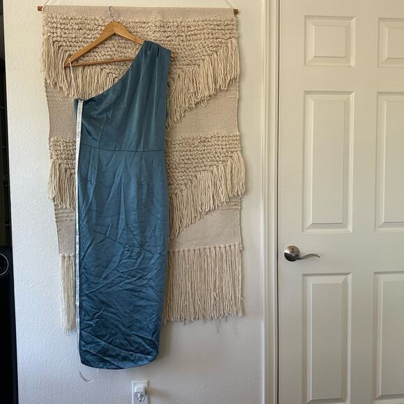 NWT: Elliatt Cassini Dress - Picture 9 of 9